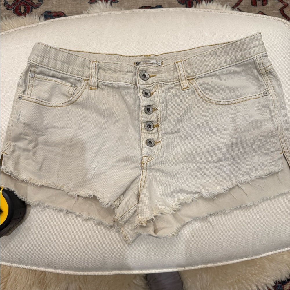 Freepeople hipslung denim shorts distressed size 30